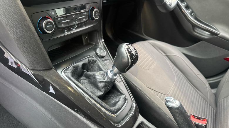 Ford Focus 1.0 EcoBoost 125 Titanium 5dr Petrol Hatchback